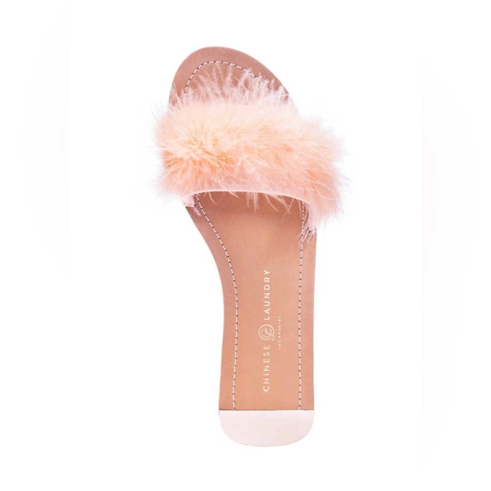 NWOT Chinese Laundry “Zoey Marab” Casual Sandal in Pink (Size 7.5)